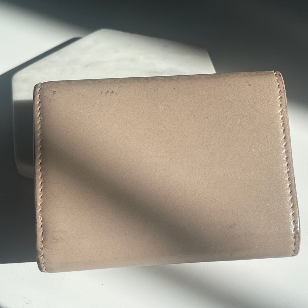 YSL Beige Leather Compact Wallet with Gold Logo - Picture 3 of 14